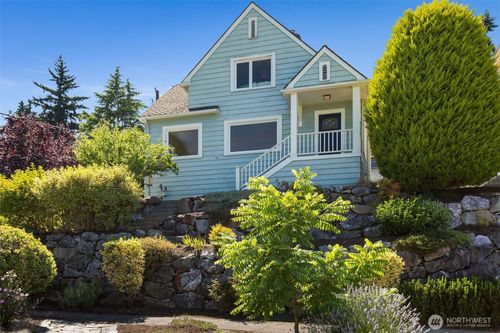 6303 Evanston Ave N, Seattle, WA, 98103-5642 | Card Image