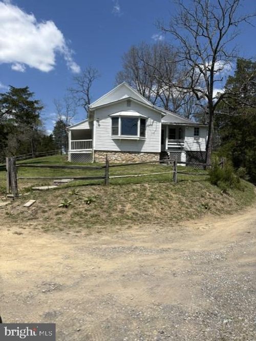 306 Tonys Hollow Ln, STEPHENS CITY, VA, 22655-5747 | Card Image