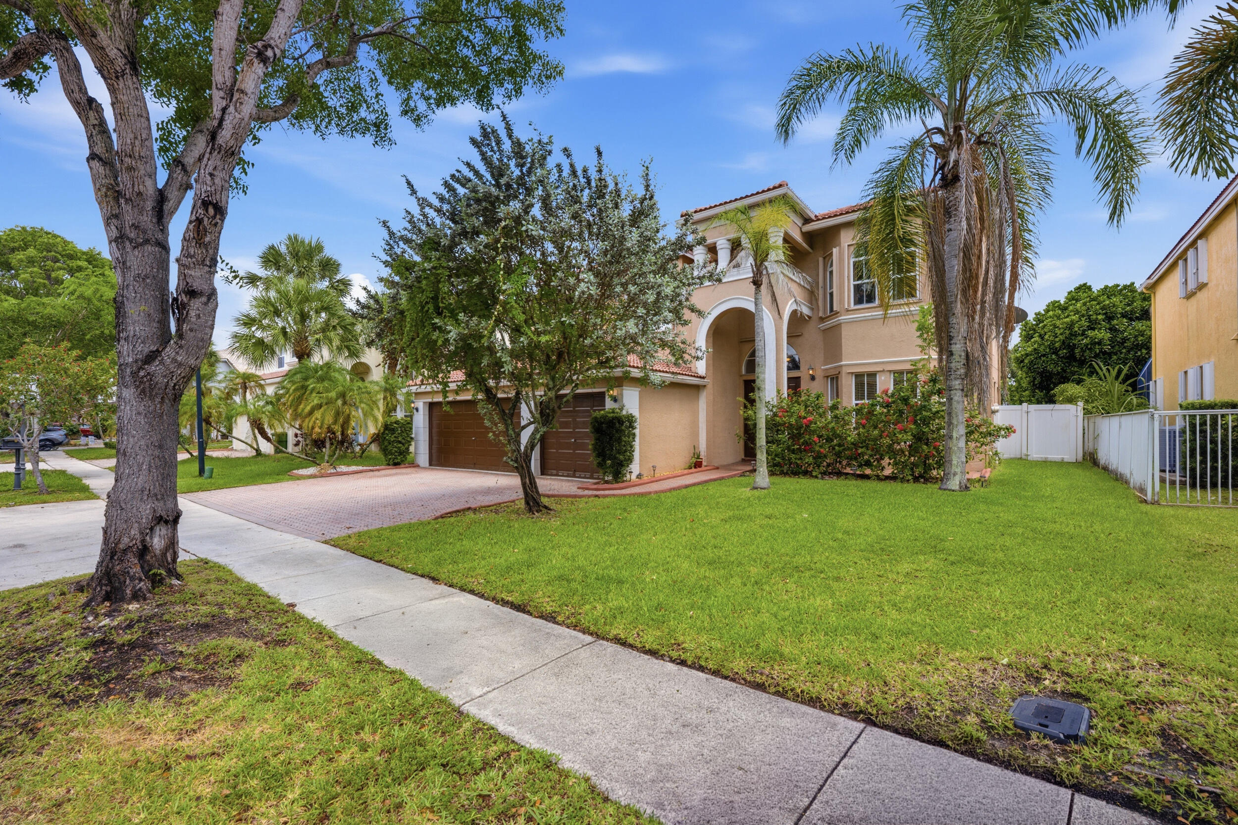 Residential in Pembroke Pines 3