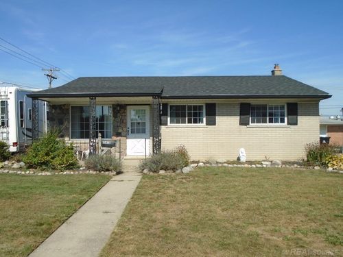 15615 Canberra St, Roseville, MI, 48066-1429 | Card Image