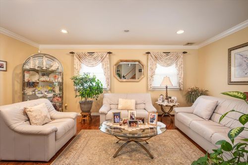 7 Crocus Dr, Massapequa, NY, 11758-2722 | Card Image