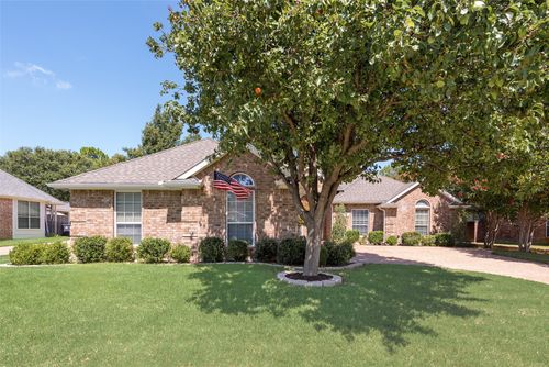 6906 Winthorp Drive, Arlington, TX, 76001 | Card Image