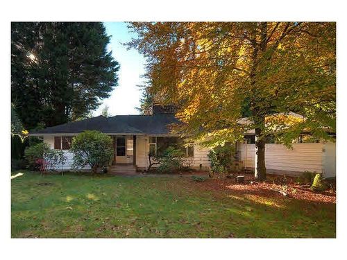 gf-640 Stevens Drive, West Vancouver, BC, V7S1C9 | Card Image