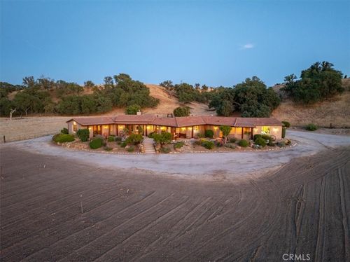 5085 Martingale Cir, San Miguel, CA, 93451-9060 | Card Image