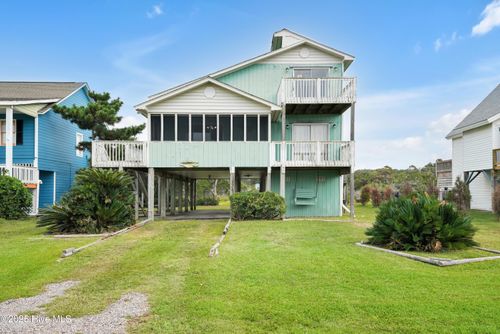 3518 E Pelican Dr, Oak Island, NC, 28465-5853 | Card Image