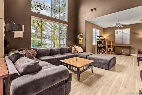 2061 Vintage Pl, Escondido, CA, 92027-1200 | Card Image