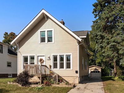 1112 S 17th Street, House other with 3 bedrooms, 1 bathrooms and null parking in MANITOWOC WI | Image 2