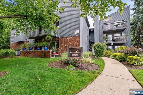 555 Riverside Ave, Rutherford, NJ, 07070-2601 | Card Image