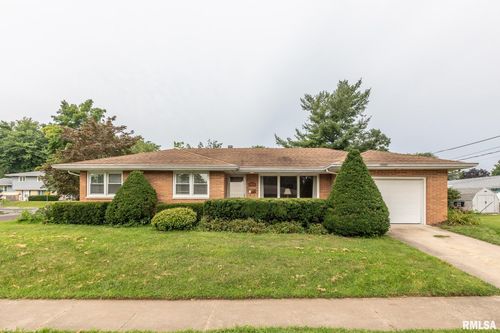 1101 Earl St, Pekin, IL, 61554-2937 | Card Image