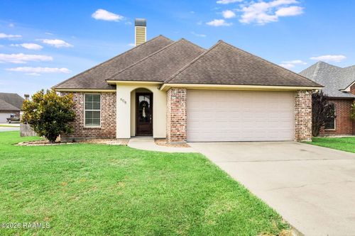 608 Braxton Dr, Youngsville, LA, 70592-5575 | Card Image
