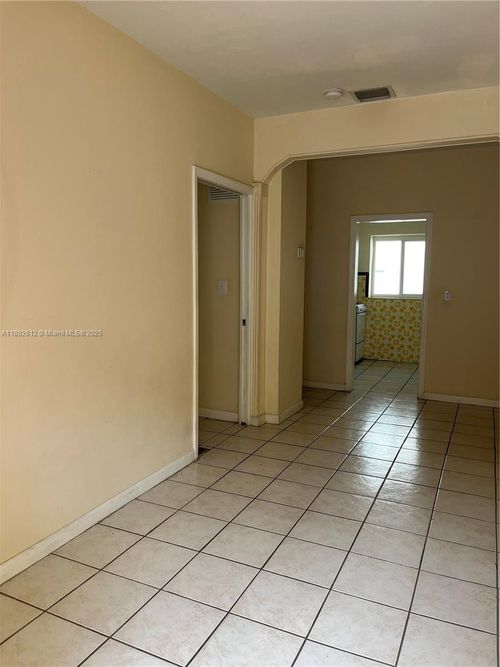 apt-2-1035 Sw 3rd St, Miami, FL, 33130-2122 | Card Image