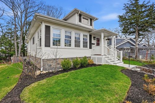 9 Crown St, Milton, MA, 02186-1419 | Card Image