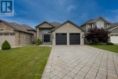 2878 Devon Rd, London, ON, N6E0A4 | Card Image
