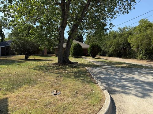 904 Morse St, Denton, TX, 76205-7925 | Card Image