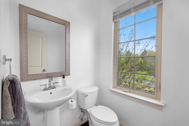 42294 Peregrine Ter, Townhouse with 4 bedrooms, 4 bathrooms and null parking in BRAMBLETON VA | Image 16