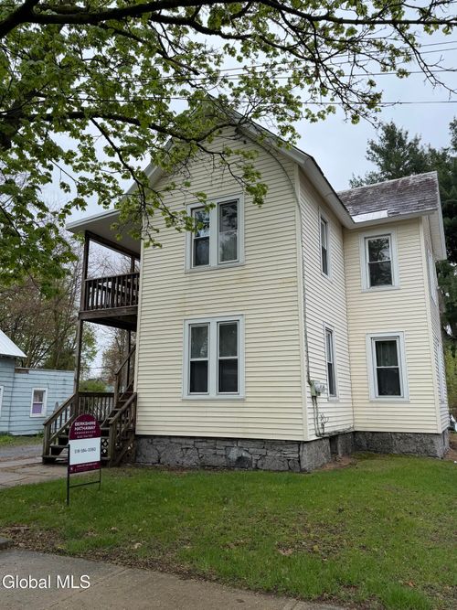 16 Montcalm St, Glens Falls, NY, 12801-3447 | Card Image