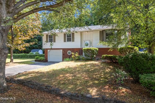 30 Spa Dr, Saratoga Springs, NY, 12866-4710 | Card Image