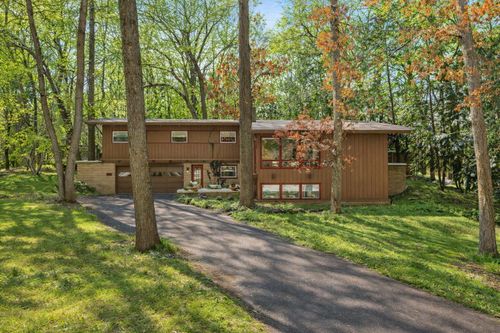 2146 Treehaven Dr, Kalamazoo, MI, 49008-1639 | Card Image