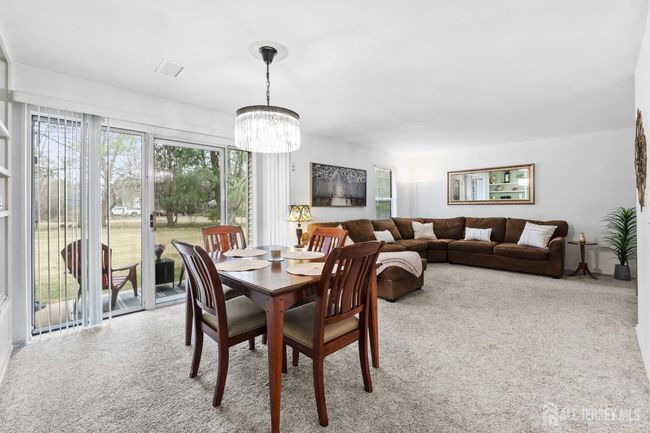 9 Lindsey Cir, Townhouse with 1 bedrooms, 1 bathrooms and null parking in Old Bridge NJ | Image 5