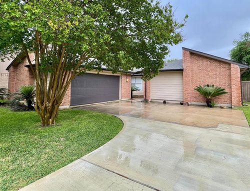 2126 Collingsfield Dr, Sugar Land, TX, 77478-6033 | Card Image