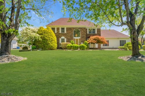 4 Oakley Knl, Hillsborough, NJ, 08844-2200 | Card Image