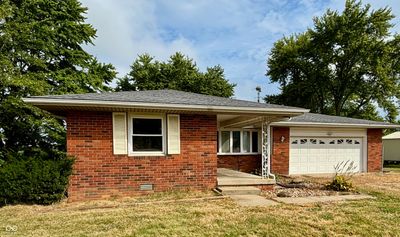 15620 E State Road 46, House other with 3 bedrooms, 2 bathrooms and null parking in Columbus IN | Image 1