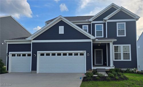 3798 Golden Wood Way, Uniontown, OH, 44685-9565 | Card Image