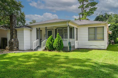 3810 Greenway Pl, Shreveport, LA, 71105-2016 | Card Image