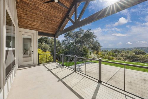 2902 Summit Dr, New Braunfels, TX, 78132-2239 | Card Image