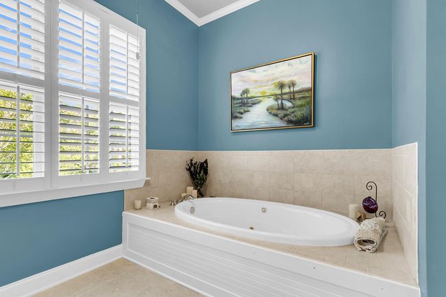 primary garden tub | Image 29