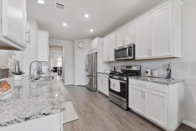 3823 Fleetwood Falls Ln, House other with 5 bedrooms, 4 bathrooms and 2 parking in Spring TX | Image 9