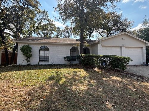 5610 Shady Hill Ln, Arlington, TX, 76016-2119 | Card Image