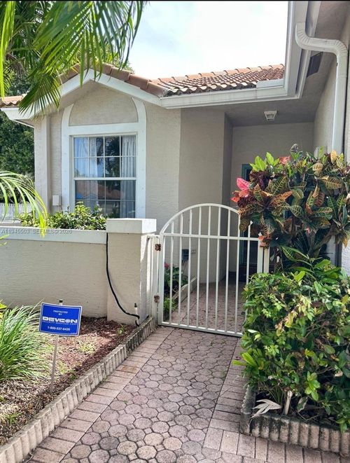 apt-1-2480 E Aragon Blvd, Sunrise, FL, 33313-8056 | Card Image