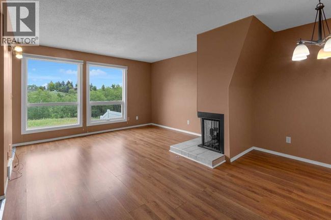 116 Silver Crest Dr Nw, Townhouse with 3 bedrooms, 2 bathrooms and 1 parking in Calgary AB | Image 10