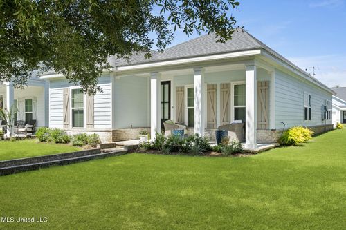 137 Grande View Dr, Biloxi, MS, 39531-4570 | Card Image