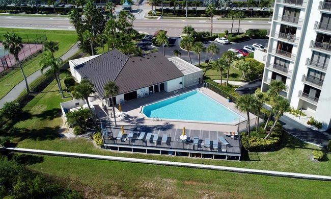 Community Center/Pool | Image 42