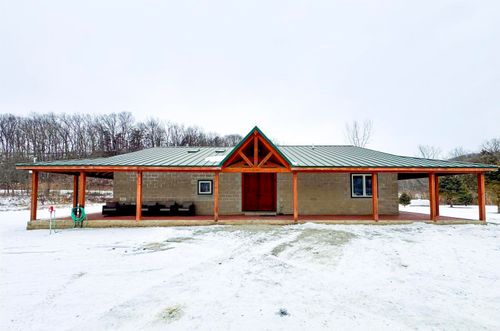 1405 Village Creek Dr, Lansing, IA, 52151-7568 | Card Image