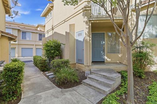 558 Manhattan Pl, San Jose, CA, 95136 | Card Image