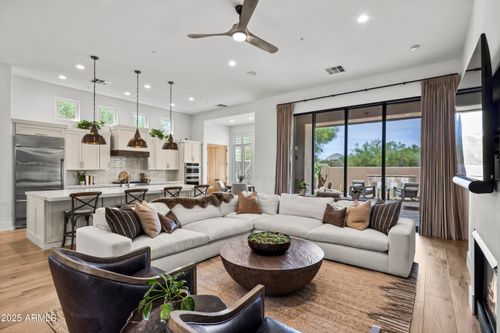 8132 E Windwood Ln, Scottsdale, AZ, 85255-6447 | Card Image