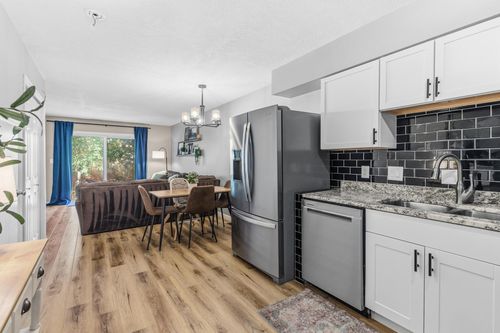 105-828 Woodgate Dr, Vadnais Heights, MN, 55127-3679 | Card Image