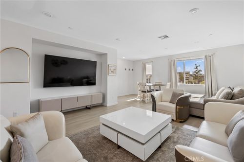 27579 Sanctuary Ct, Valencia, CA, 91381-2198 | Card Image