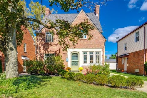 3849 Faversham Rd, University Heights, OH, 44118-3729 | Card Image