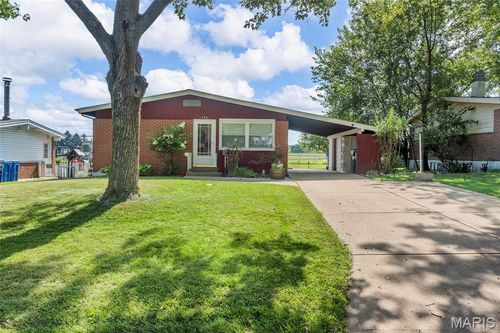 640 Preakness Ln, Florissant, MO, 63033-3612 | Card Image
