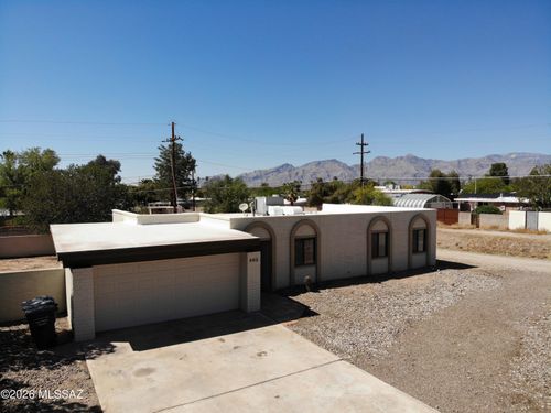802 S Sherwood Village Dr, Tucson, AZ, 85710-5825 | Card Image