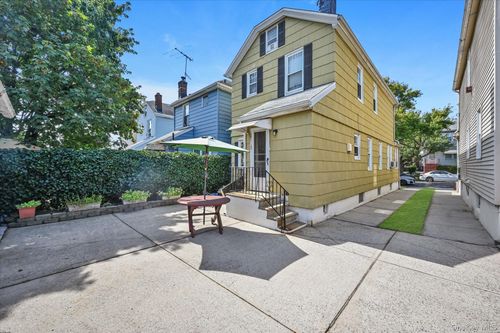 2559 123rd St, Flushing, NY, 11354-1040 | Card Image