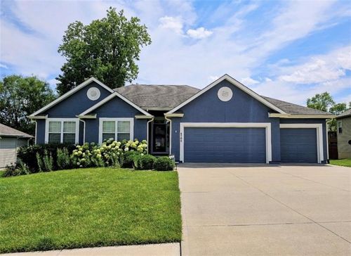 4704 Donnelly Dr, Saint Joseph, MO, 64506-3328 | Card Image