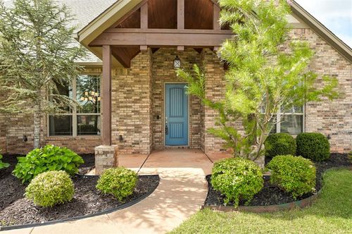 15900 Meadow Rue Ln, Edmond, OK, 73013-5375 | Card Image