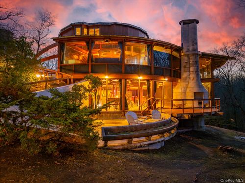 196 Furnace Dock Rd, Cortlandt Mnr, NY, 10567-6506 | Card Image
