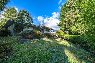 651 Kenwood Rd, House other with 4 bedrooms, 4 bathrooms and 2 parking in West Vancouver BC | Image 2