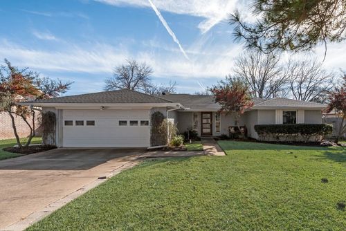 2923 Southridge Dr, Grapevine, TX, 76051-3865 | Card Image